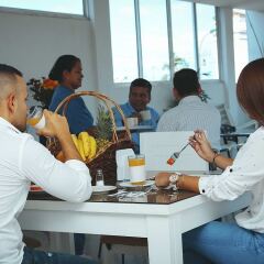 Hotel Travelers Sport питание