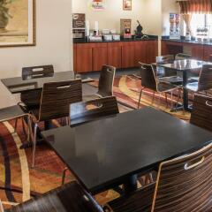 Отель Super 8 Columbus West питание