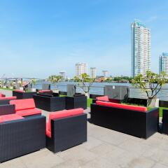 Отель Ramada Plaza by Wyndham Bangkok Menam Riverside Таиланд, Бангкок - отзывы, цены и фото номеров - забронировать отель Ramada Plaza by Wyndham Bangkok Menam Riverside онлайн гостиничный бар
