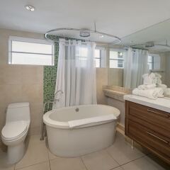 Отель Strand on Ocean by Sunnyside Hotels - Adults Exclusive США, Майами-Бич - отзывы, цены и фото номеров - забронировать отель Strand on Ocean by Sunnyside Hotels - Adults Exclusive онлайн ванная