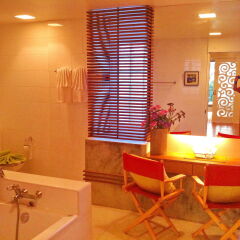 Отель Beach Gallery House ванная