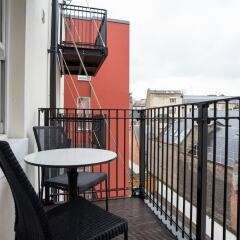 Отель onefinestay - Bloomsbury private homes балкон