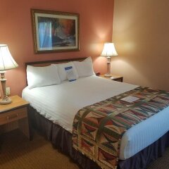 Отель Baymont Inn & Suites - Sullivan комната для гостей