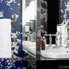 Room Mate Grace Boutique Hotel спортивное сооружение