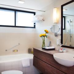 Отель Somerset Grand Hanoi ванная