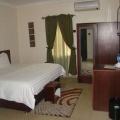 Отель Charlies Place And Suite удобства в номере фото 2