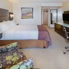 Отель Holiday Inn Vancouver Centre Канада, Ванкувер - отзывы, цены и фото номеров - забронировать отель Holiday Inn Vancouver Centre онлайн комната для гостей