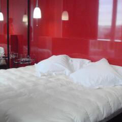 Отель HolaHotel del Carmen сейф в номере