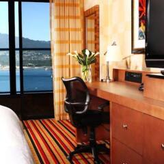Отель Pinnacle Hotel Harbourfront Канада, Ванкувер - отзывы, цены и фото номеров - забронировать отель Pinnacle Hotel Harbourfront онлайн удобства в номере фото 2