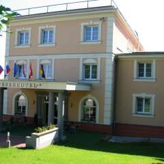 Отель Eurohotel Garni вид на фасад фото 5