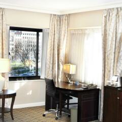 Отель The Capital Hilton США, Вашингтон - отзывы, цены и фото номеров - забронировать отель The Capital Hilton онлайн удобства в номере фото 2