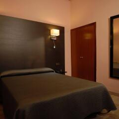 Отель Hostal Aguilar комната для гостей фото 4