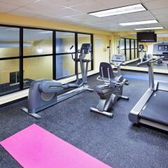 Отель Holiday Inn Express & Suites Niagara Falls США, Ниагара-Фолс - отзывы, цены и фото номеров - забронировать отель Holiday Inn Express & Suites Niagara Falls онлайн фитнесс-зал