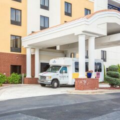 Отель Comfort Suites Atlanta Airport городской автобус