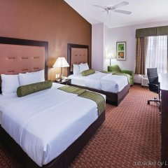 La Quinta Inn & Suites by Wyndham Dallas - Las Colinas in Irving, United States of America from 136$, photos, reviews - zenhotels.com guestroom
