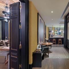 Отель H10 Catalunya Plaza Boutique Hotel Испания, Барселона - 10 отзывов об отеле, цены и фото номеров - забронировать отель H10 Catalunya Plaza Boutique Hotel онлайн гостиничный бар
