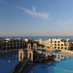 Отель Crowne Plaza Jordan Dead Sea Resort & Spa Иордания, Сваймех - отзывы, цены и фото номеров - забронировать отель Crowne Plaza Jordan Dead Sea Resort & Spa онлайн бассейн