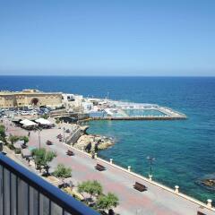 Sliema Chalet Hotel балкон