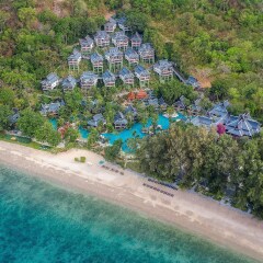 Отель Thavorn Beach Village Resort & Spa Phuket Таиланд, Пхукет - 4 отзыва об отеле, цены и фото номеров - забронировать отель Thavorn Beach Village Resort & Spa Phuket онлайн пляж фото 2