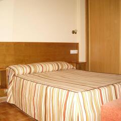 Отель Apartamentos María Del Carmen комната для гостей