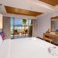 Отель Beyond Resort Karon комната для гостей фото 4