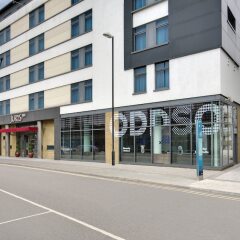 Отель Jurys Inn Brighton Великобритания, Брайтон - 1 отзыв об отеле, цены и фото номеров - забронировать отель Jurys Inn Brighton онлайн спортивное сооружение