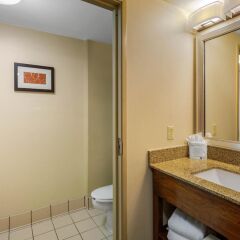 Отель Comfort Suites Manassas Battlefield Park ванная фото 2