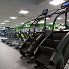 Village Hotel Warrington фитнесс-зал
