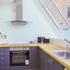Отель Beautiful, Bright 2BR Flat for 4 Central Brighton Брайтон в номере