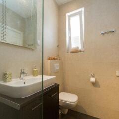 Отель Studio Central Square Сербия, Белград - отзывы, цены и фото номеров - забронировать отель Studio Central Square онлайн ванная