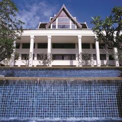 Отель Pavilion Queen's Bay спортивное сооружение