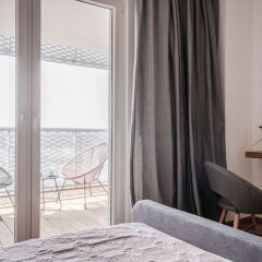 Отель RentPlanet - Apartament widokowy Atal Польша, Вроцлав - отзывы, цены и фото номеров - забронировать отель RentPlanet - Apartament widokowy Atal онлайн комната для гостей фото 5