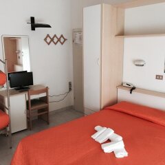 Отель Alba Serena (Ex Alba Marinara) Римини комната для гостей фото 4