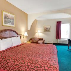 Отель Days Inn & Suites Louisville Airport SW комната для гостей