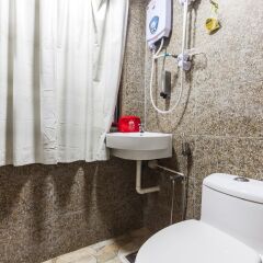 Отель Zen Rooms Basic Pasar Seni Малайзия, Куала-Лумпур - отзывы, цены и фото номеров - забронировать отель Zen Rooms Basic Pasar Seni онлайн ванная