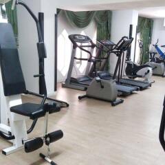 Отель Royal Crown Hotel & Suites ОАЭ, Шарджа - отзывы, цены и фото номеров - забронировать отель Royal Crown Hotel & Suites онлайн фитнесс-зал фото 4