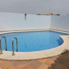 Отель Villa With 7 Bedrooms in Conil de Frontera, With Private Pool, Enclosed Garden and Wifi - 900 m From the Beach Кониль-де-ла-Фронтера бассейн фото 3