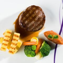 Отель Hilton Capital Grand Abu Dhabi ОАЭ, Абу-Даби - отзывы, цены и фото номеров - забронировать отель Hilton Capital Grand Abu Dhabi онлайн питание фото 3