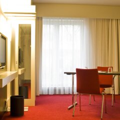 Отель Holiday Inn Berlin Airport - Conference Centre Шёнефельд удобства в номере фото 2
