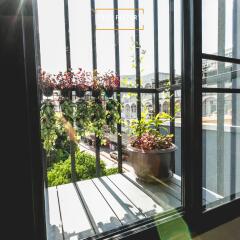 Post Factory Bed & Breakfast Sathorn Hostel - Adults Only Бангкок балкон