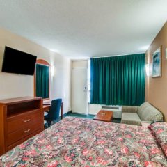 Econo Lodge Civic Center in Roanoke, United States of America from 143$, photos, reviews - zenhotels.com room amenities photo 2