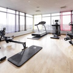 Отель Park Inn By Radisson Stockholm Solna Солна фитнесс-зал