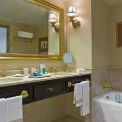 San Cristobal Tower, a Luxury Collection Hotel ванная