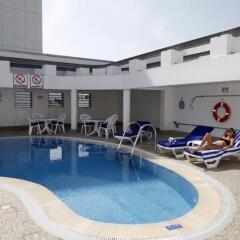 Avari Hotel Apartments бассейн фото 2