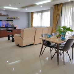 Отель A Large 2 BR-3 Baths 207 Downtown Паттайя комната для гостей