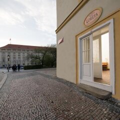 Отель Prague Loreta Residence Чехия, Прага - отзывы, цены и фото номеров - забронировать отель Prague Loreta Residence онлайн парковка