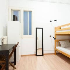 Хостел WOW Barcelona сейф в номере