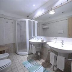 Hotel Paganella Gourmet & Relax Фай-делла-Паганелла ванная