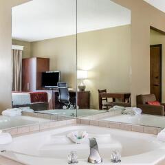 Отель Comfort Suites Effingham спа