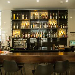 Отель Best Western PLUS Premium Inn гостиничный бар
